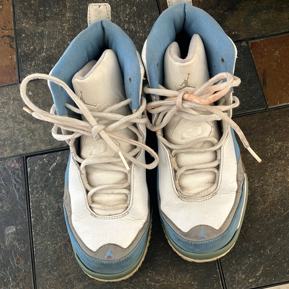Air Jordan North Carolina‎ white and blue sneakers size 7Y used - Picture 2 of 6